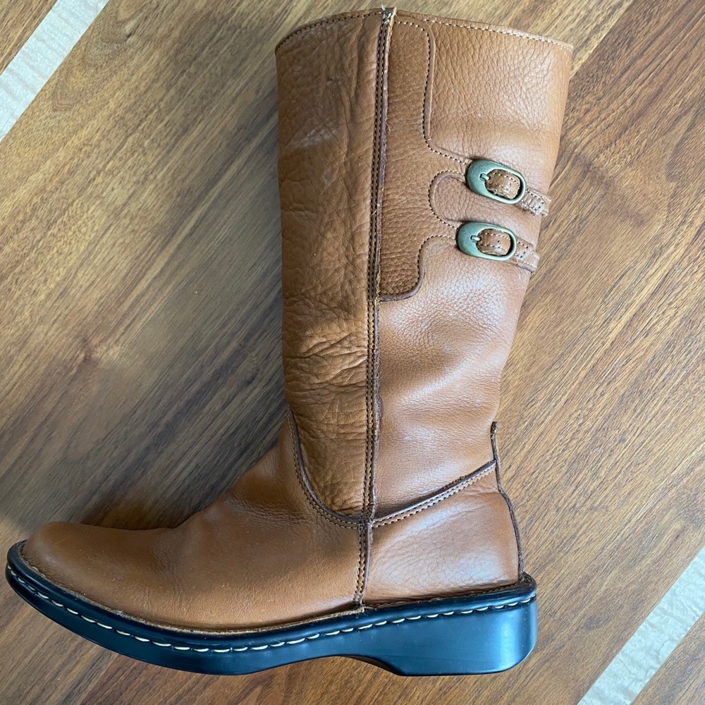 Tan Women’s Zippered Boots